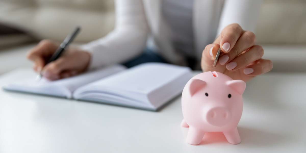 Piggy bank showing the discount type of customer